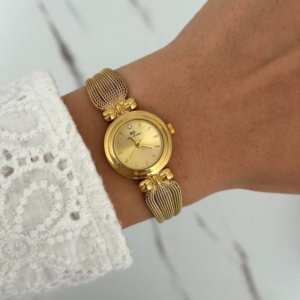 SKU0081 Retro Gold Women Fashion Round Watch Bracelet Stainless steel + gift bag